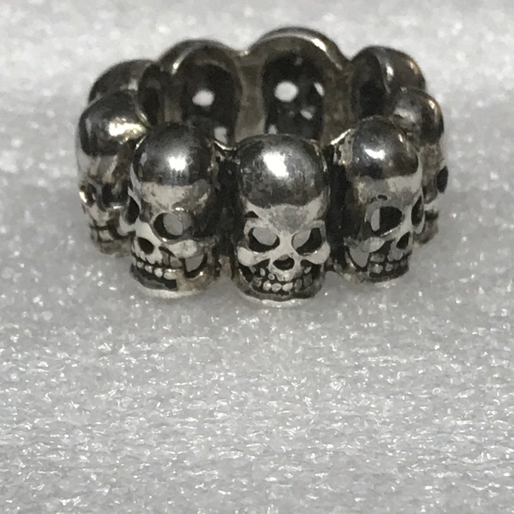 Men’s skull ring